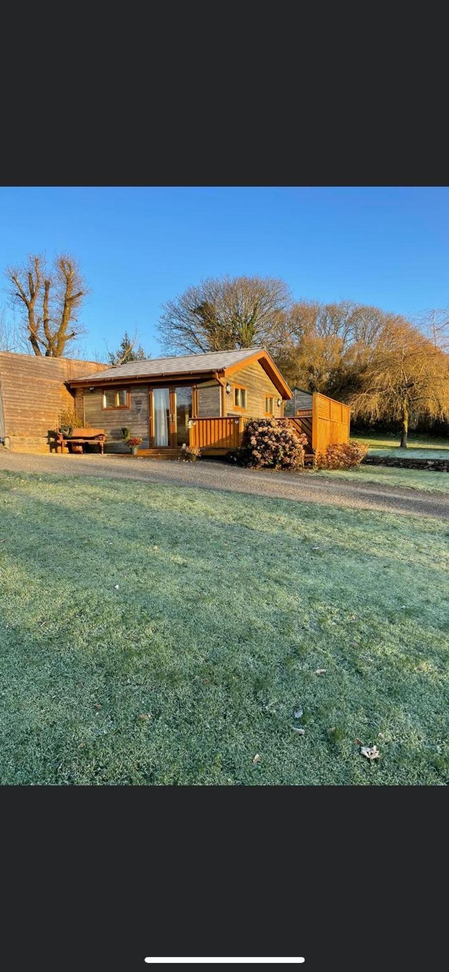 Swansea Log Cabin Villa Pontardawe Exterior photo