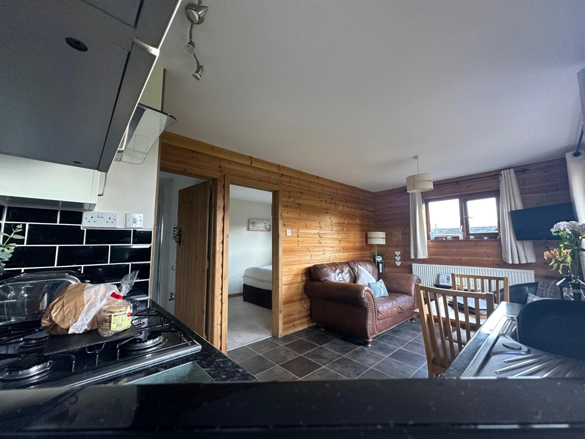 Swansea Log Cabin Villa Pontardawe Exterior photo