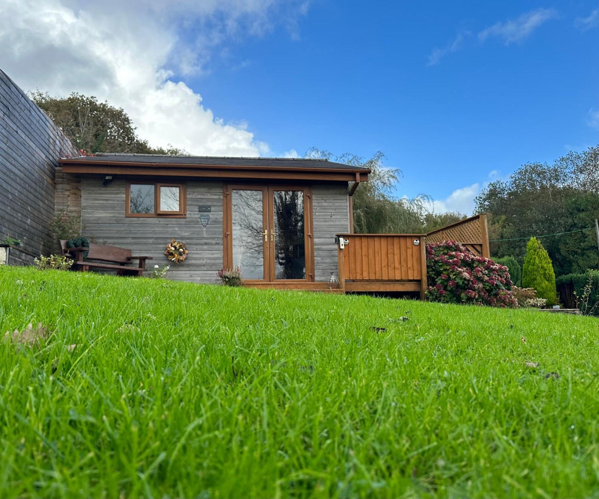 Swansea Log Cabin Villa Pontardawe Exterior photo